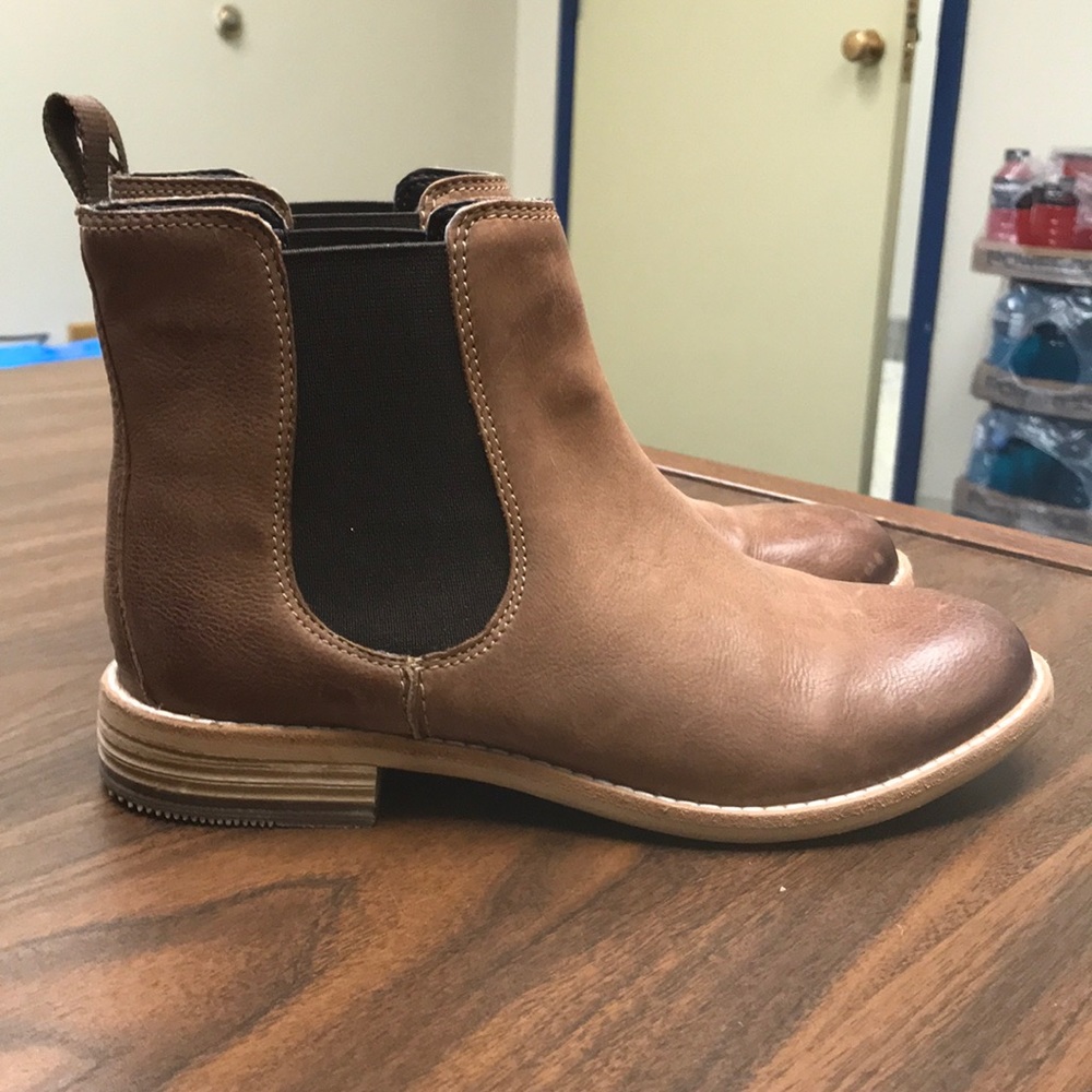 Leather Chelsea boots